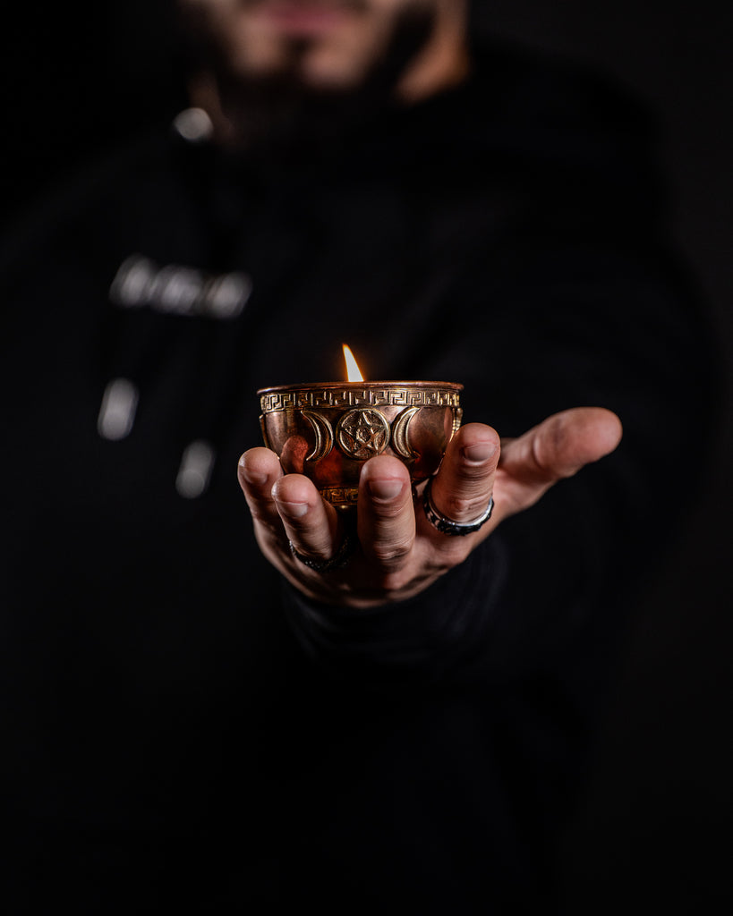 Homerik "Morgana's Godless Cauldron" Soy Handcrafted Fragrant Copper Bowl Candle (4 oz)